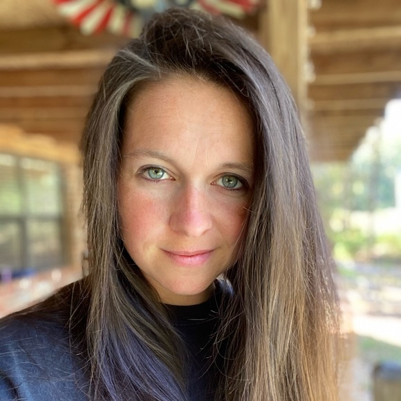 Meet your Posher, Stephanie - Picture 1 of 1